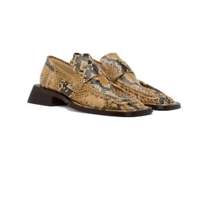 ISO MIISTA LOAFERS!!